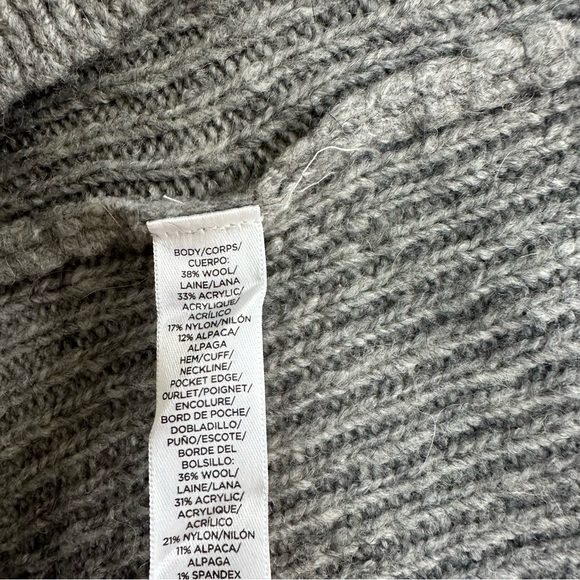 NWT LOFT Gray Crochet Deep V-Neck Long Sleeves Long Cardigan Sweater Size S - Picture 3 of 3